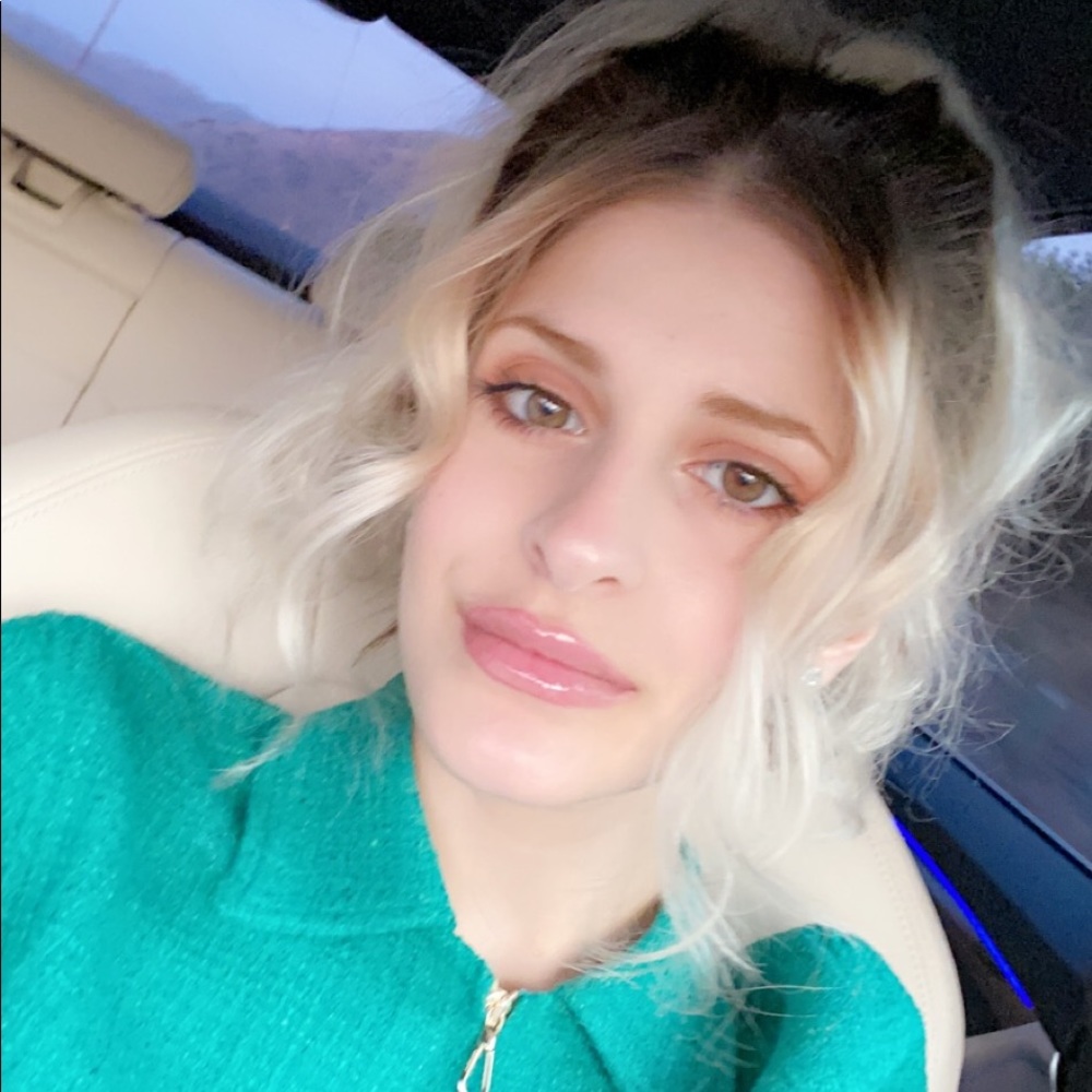 Meet your Posher, Milena